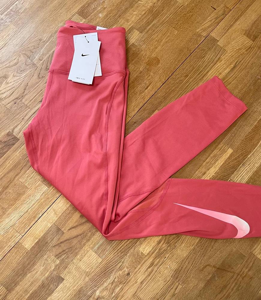 Vista adicional de Leggings Nike Fast Dri-FIT 7/8 — coral